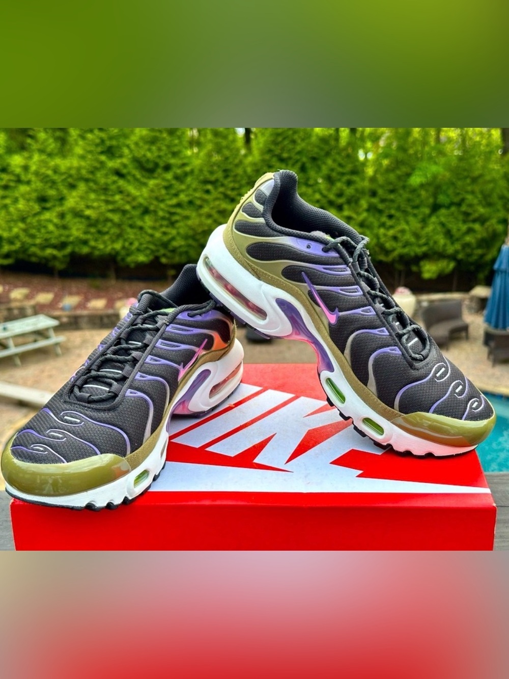 Nike Air Max Plus - 6 Youth (fits a Womens US 7.5) NEW